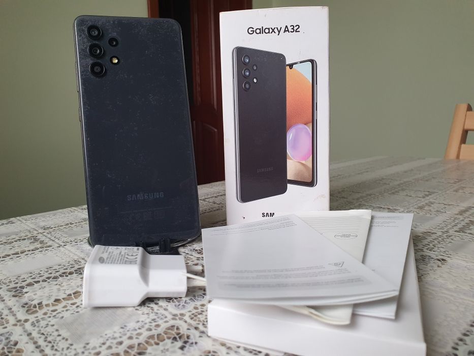 Продається Samsung Galaxy a32 128gb з коробкою. Без Вигорань