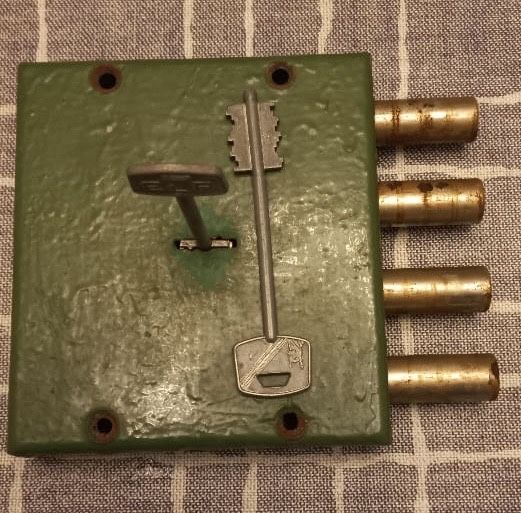 Надежный замок (б/у)