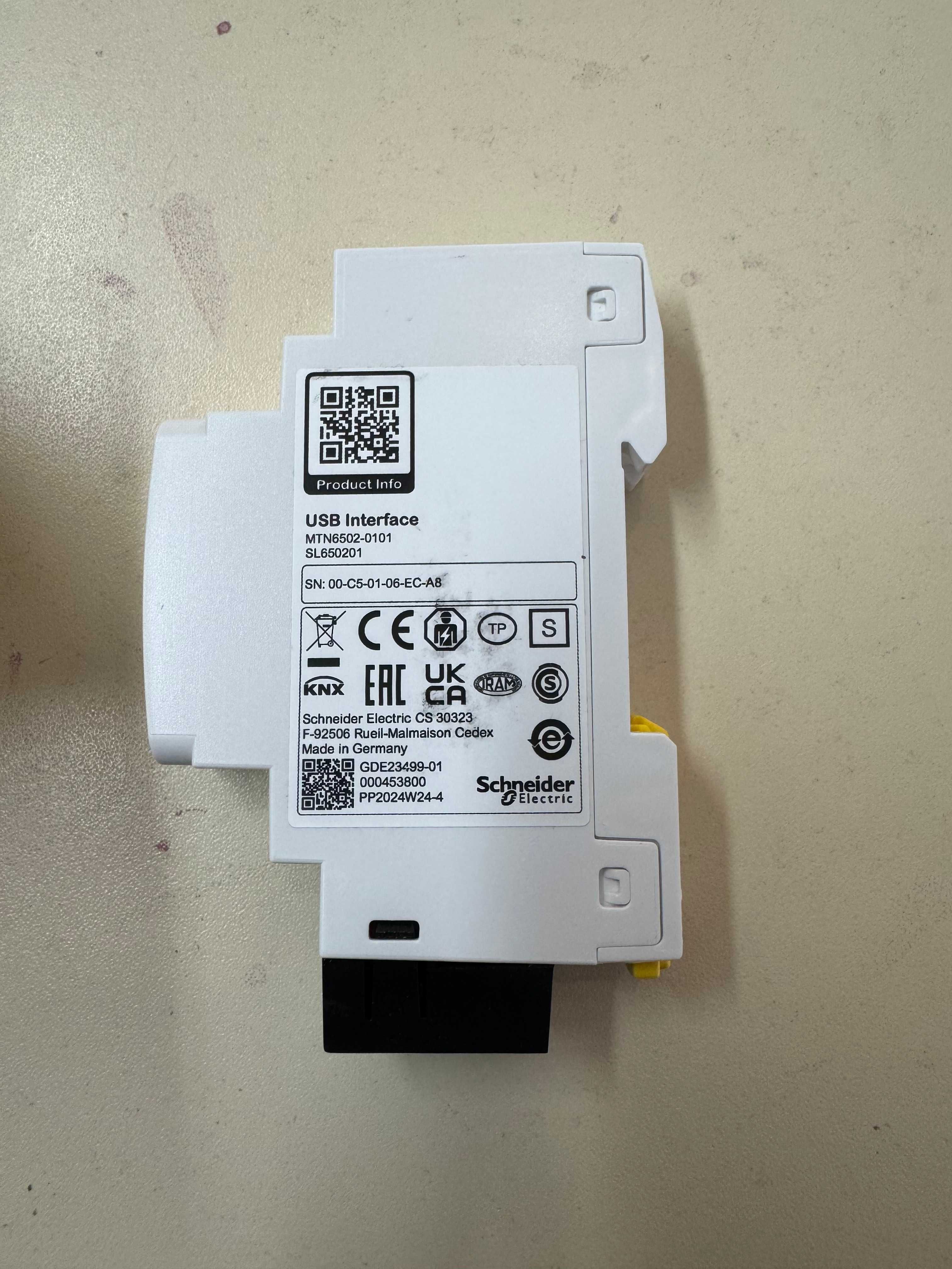 SpaceLogic KNX USB Interface DIN Rail Schneider Electrc