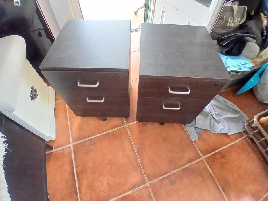 Blocos de gavetas em madeira