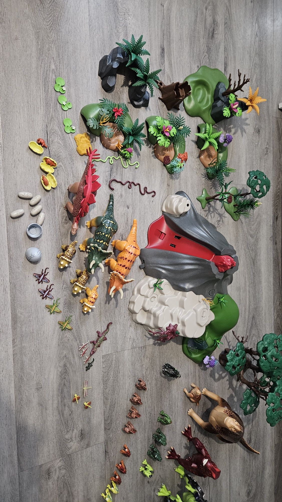 Gigantyczny zestaw playmobil dino dinozaury  wulkan