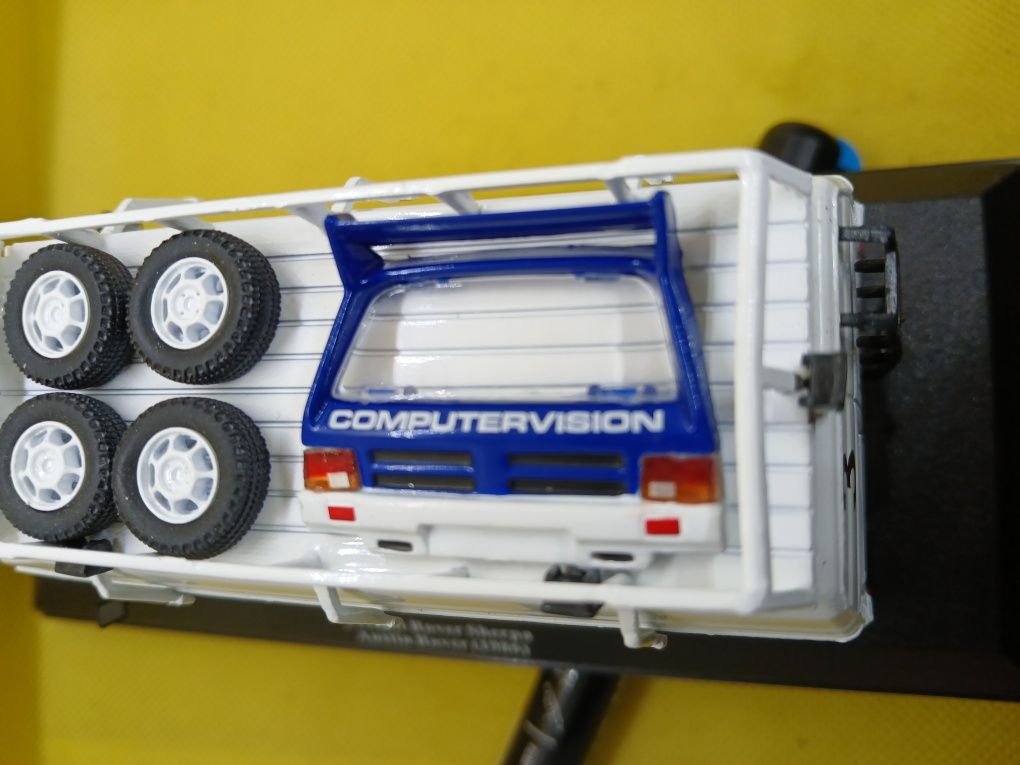 N.150 Miniaturas 1/43 Carrinhas de Assistência Austin Rover e Martini