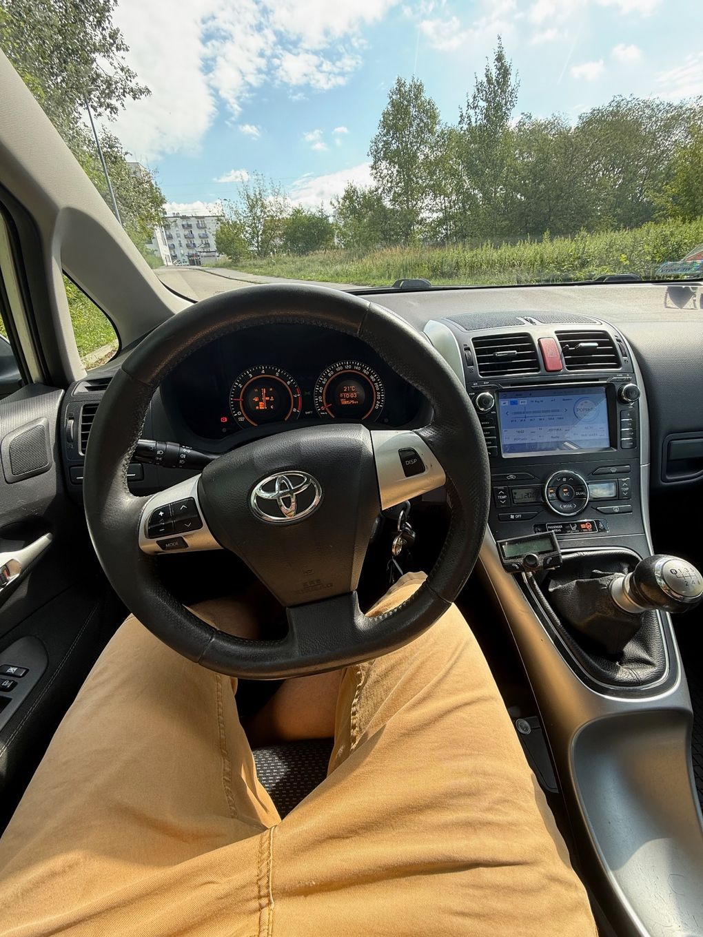 Toyota Auris Toyota Auris 1.6 Premium | 2011 | Serwis ASO | Kamera | Android | 2 wł