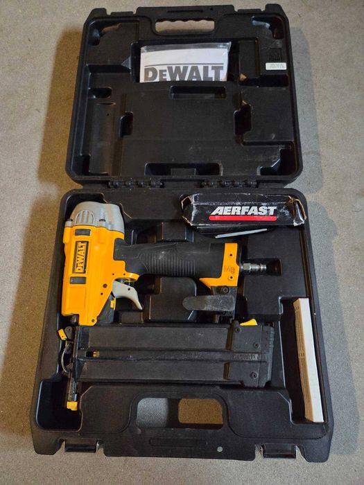 Gwoździarka Dewalt