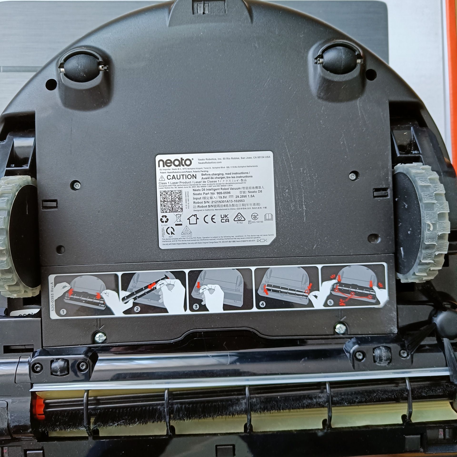 Neato Robotics D8 Robot sprzątający