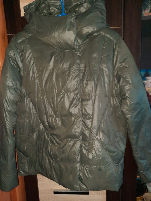 Зимовий верхній одяг зимовий жіночий.