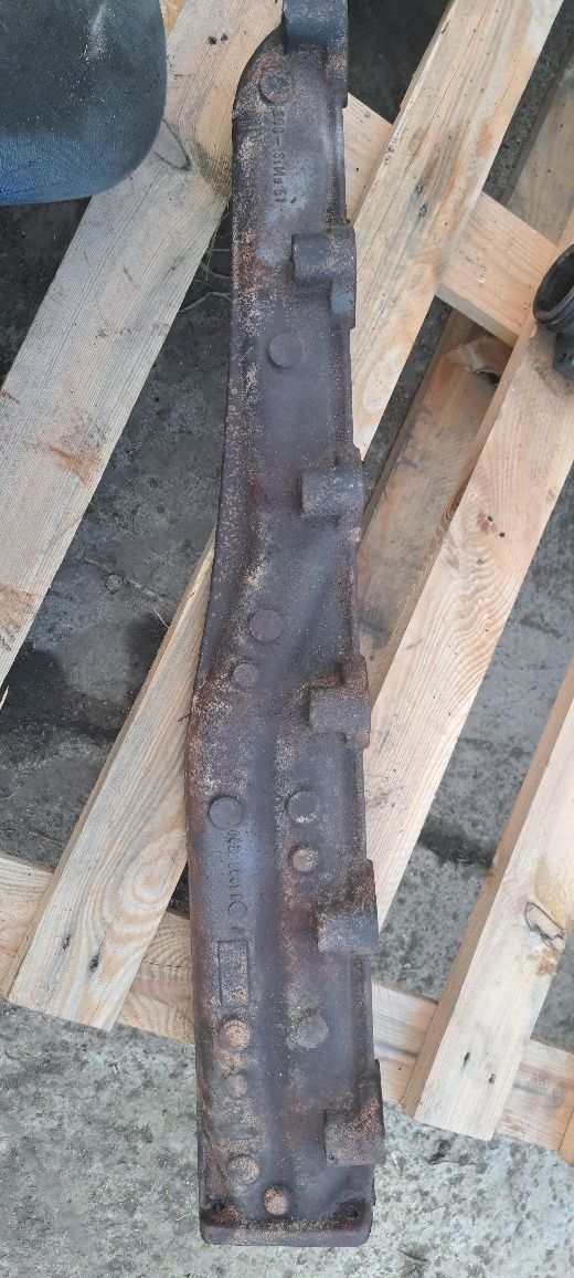 Kolektor wydechowy , szpilka kolektora deutz 1013