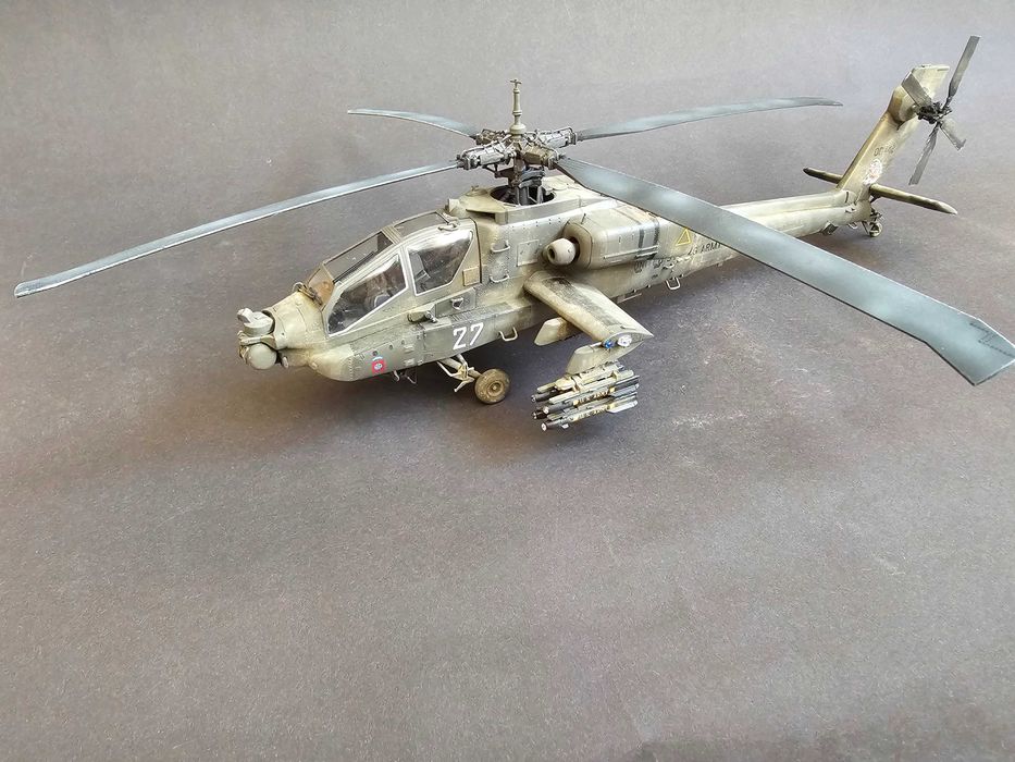 1:48 HASEGAWA AH-64A Apache + kokpit AIRES