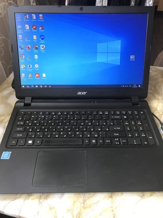 Ноутбук Acer Aspire ES1-532 4 операвтивна 500 внутрішня Intel Pentium
