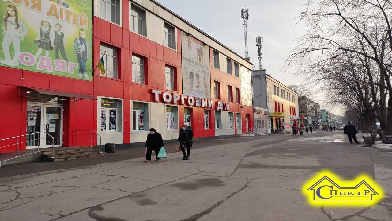 59кв.м. червона лінія 44квартал навпроти Варус та зупинка