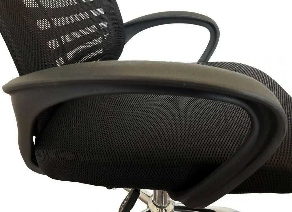 Кресло офисное черное компьютерное Boston стул на колесиках