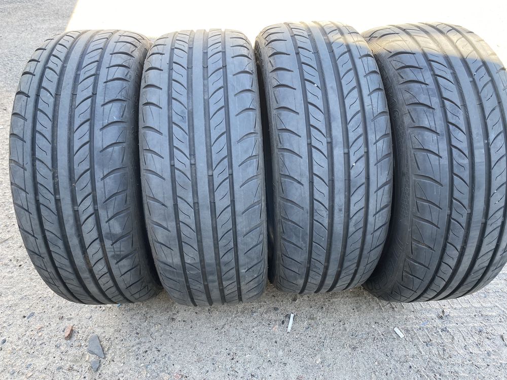 Продам комплект летней резины 205/55 R16