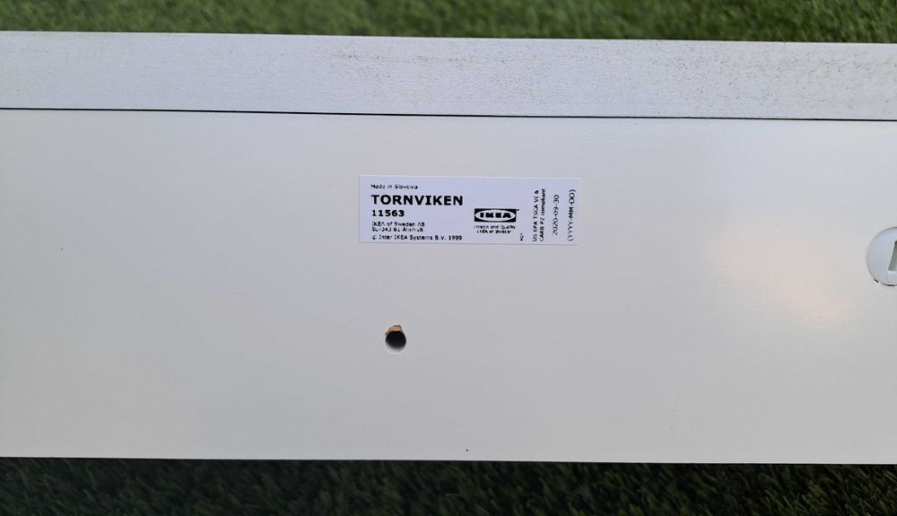 Prateleira branca de cozinha com suporte canecas - bom estado