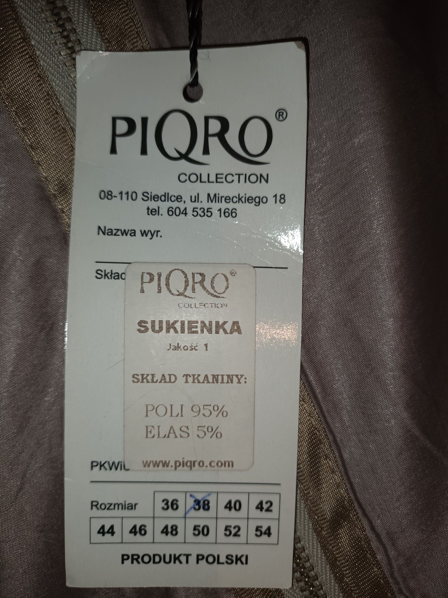 Sukienka Piqro collection.