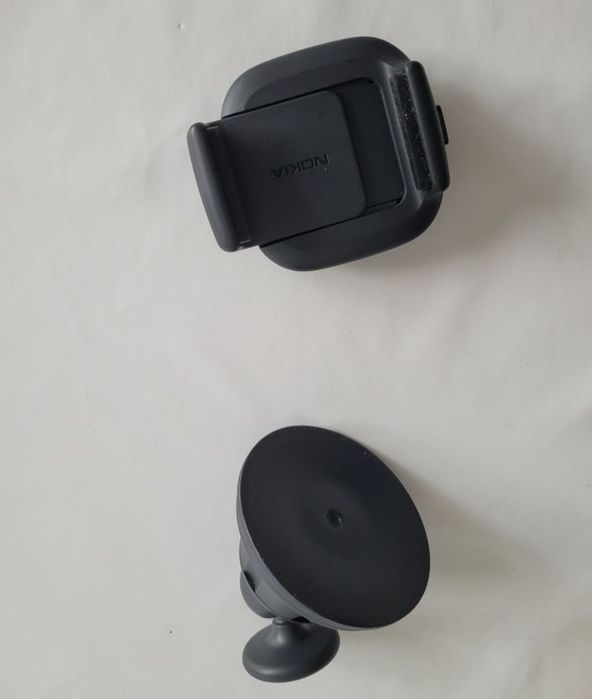 Equipamento Variado de Telecomunicações + 16 CDs e 8 Capas para CD