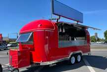 Nowa Przyczepa gastronomiczna SHINE Spring 5m Food Truck foodtruck