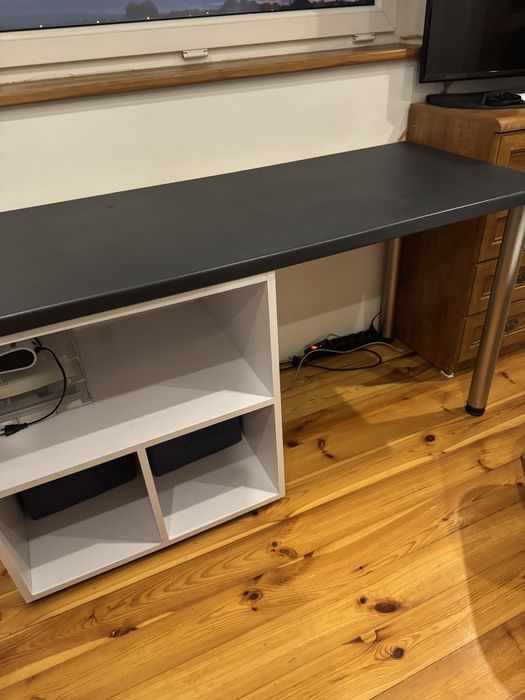 Biurko z blatem kuchennym