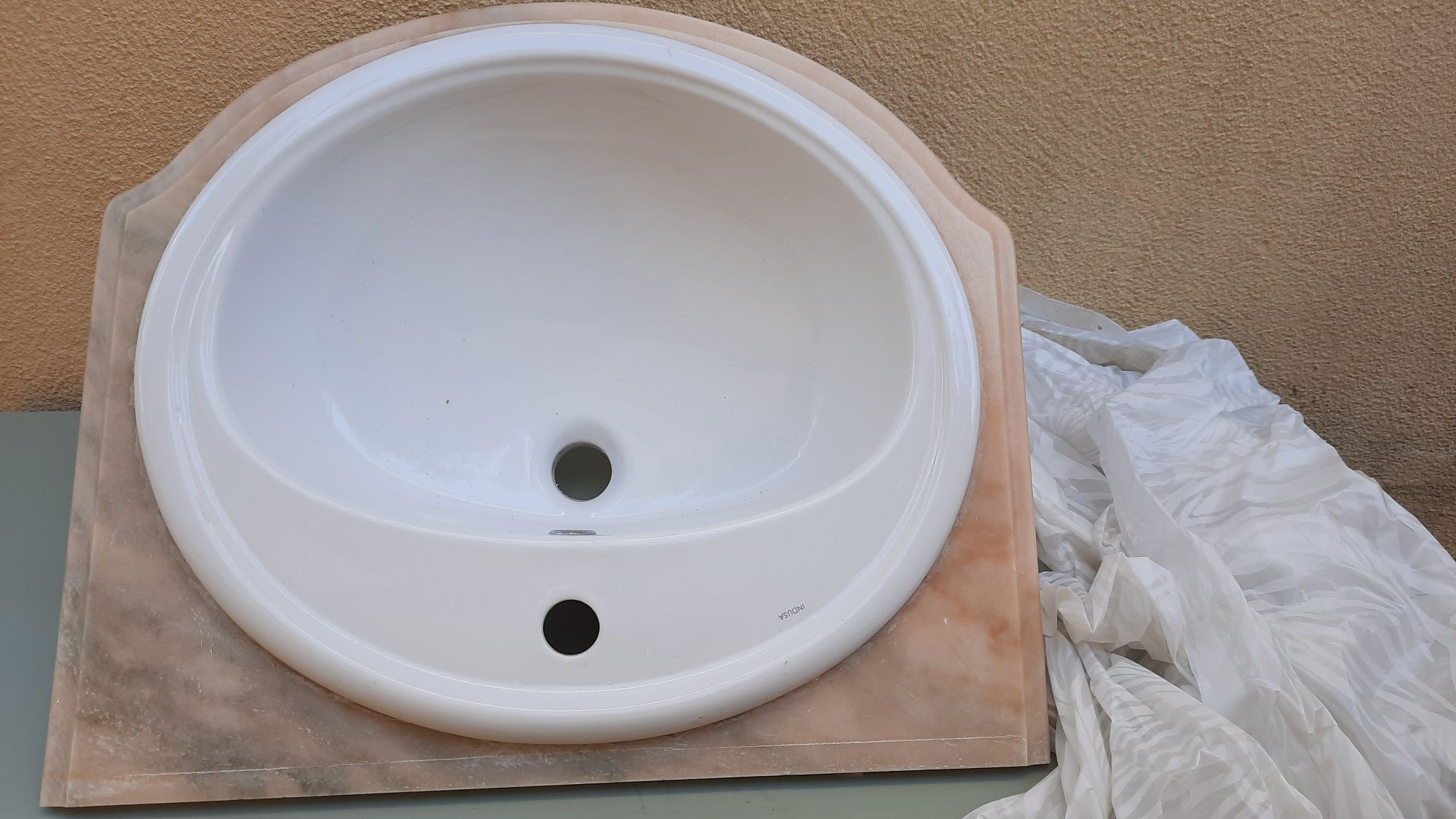 Lavatório Indusa com pedra mármore