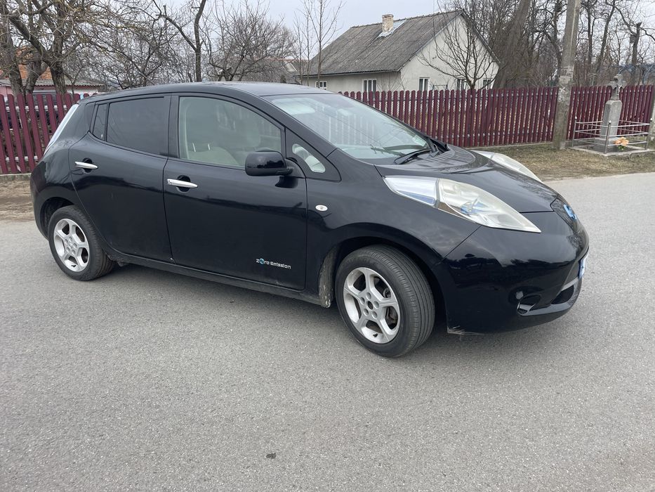 Запчастини нісан ліф nissan leaf 2010-2017 Дверка Ляда