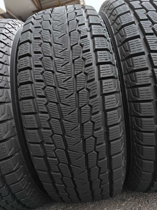R18 235 60 шини зимові Yokohama Ice Guard G075 як нові Японія