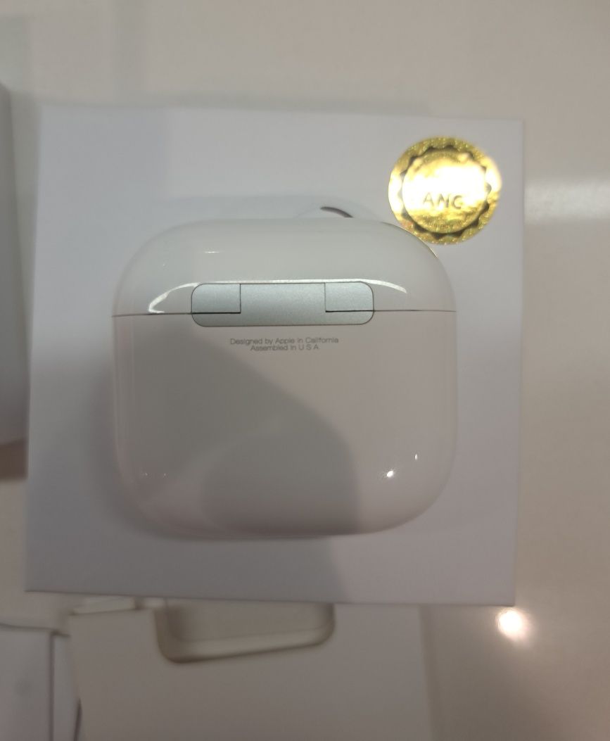 Airpods 4 ANC (Apple)