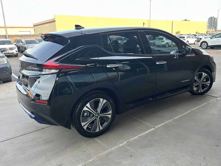 Nissan LEAF SL      2019