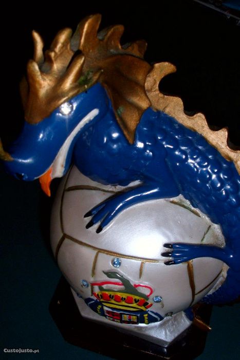 Dragão em louça, quadro do F.C.P