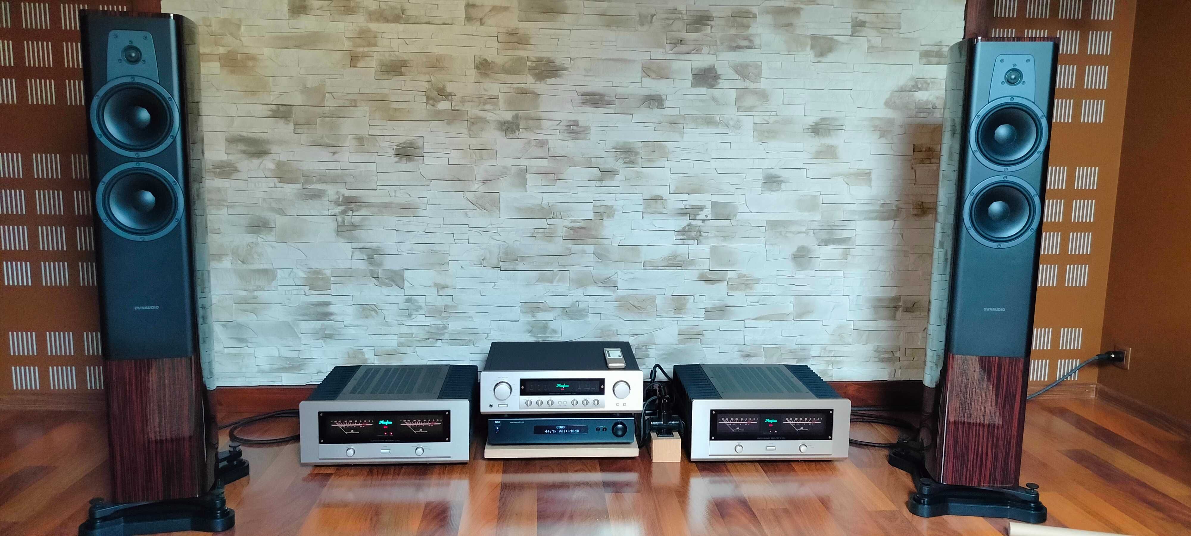 Accuphase C-245 Przedwzmacniacz z pilotem, XLR, oryginalne pudło