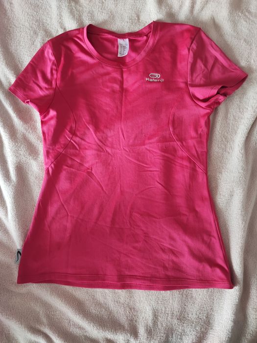 różowa bluzka sportowa