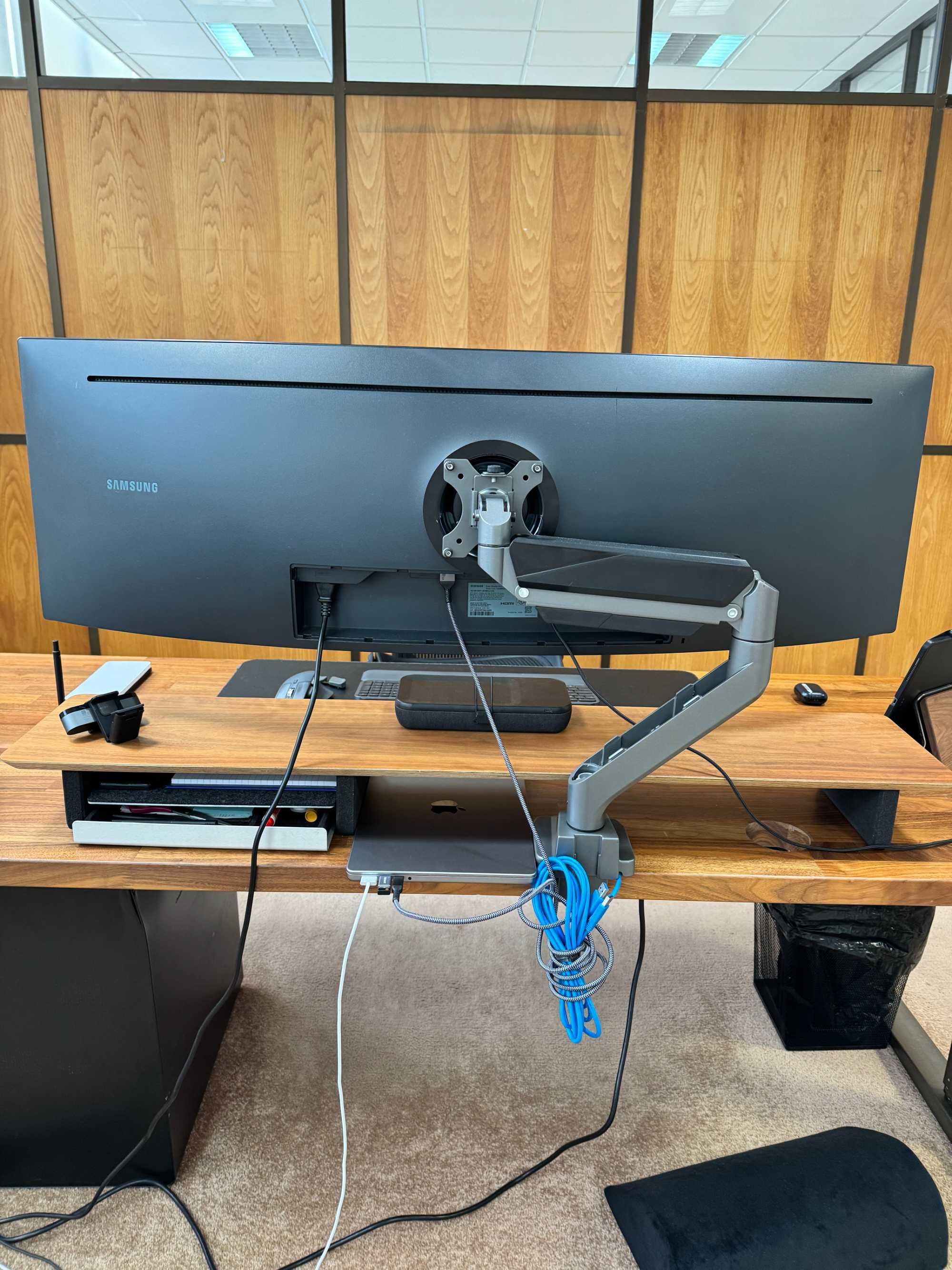 Monitor Samsung 49” Ultrawide QLED  120Hz – LC49RG90SSNXZA