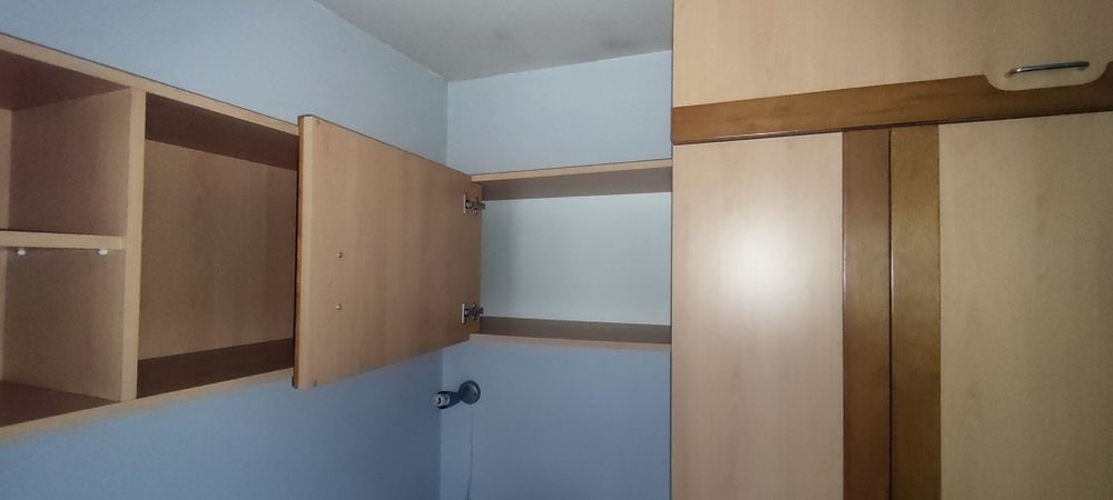 Meble do  pokoju z łóżkiem