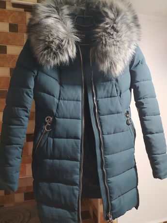 Красивая зимняя куртка-пальто