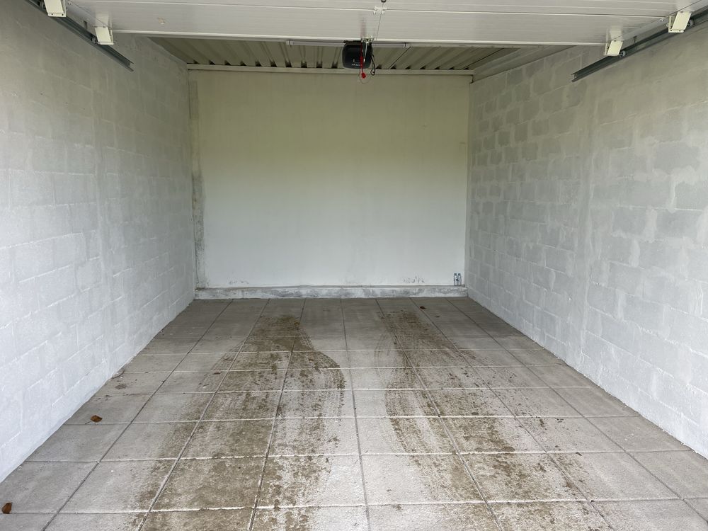 Garagem para alugar - Zona dos Canavias, Evora