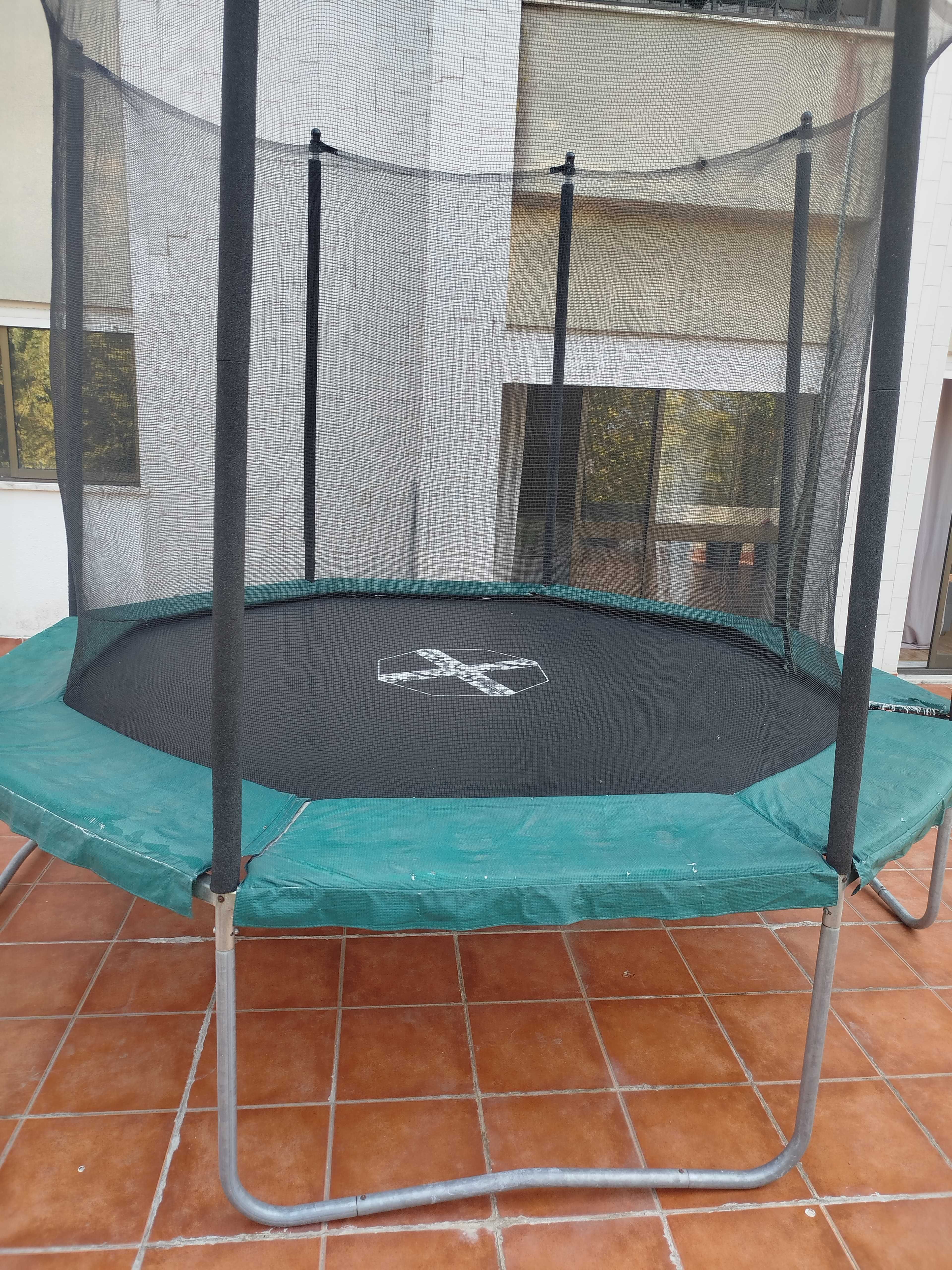 Trampolim Octogonal (Decathlon) Ø 300 cm – Bom Estado + Rede