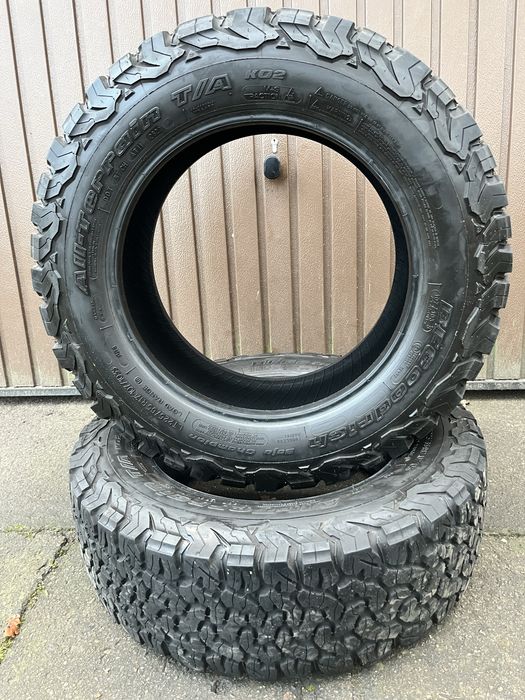 Szprzedam 2 opny zimowe BF Goodrich.225/65/17