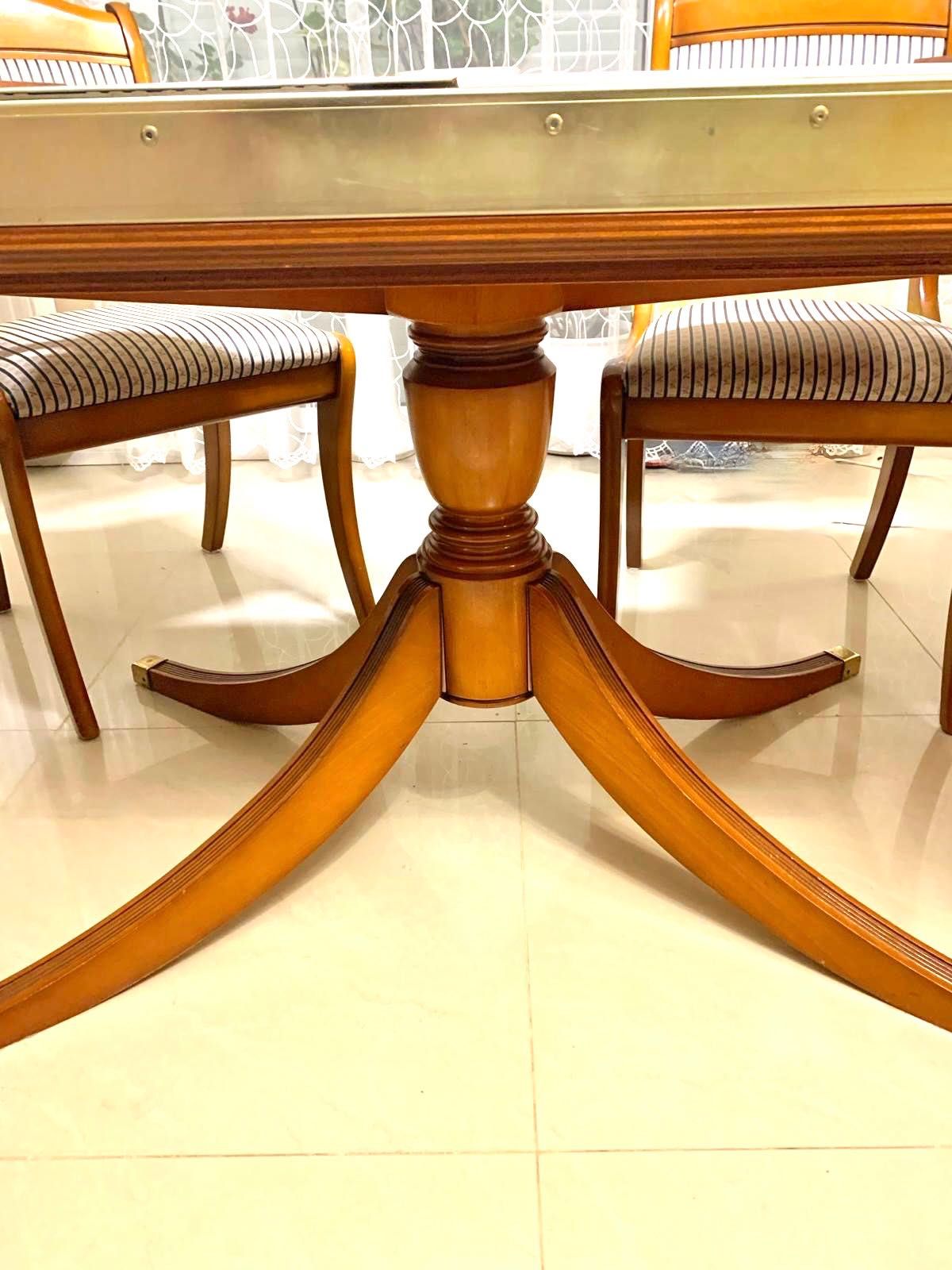 Antyk, masywny, owalny stół rozkładany drewniany firmy Heldense