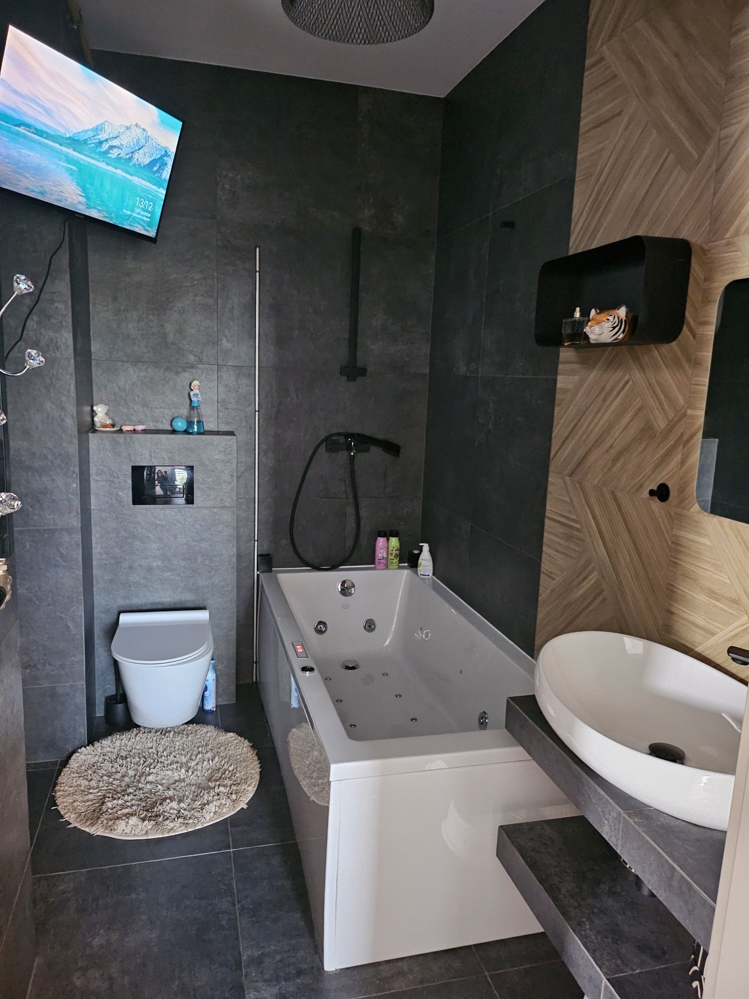 Wynajmę apartament 60 m, jacuzzi, ogrodek. VIP  do 6 osob