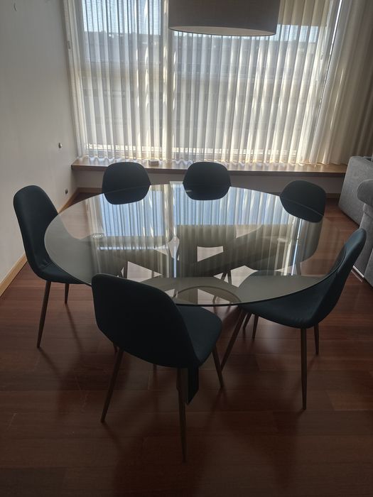 Mesa + 6 cadeiras (Vidro + base madeira)
