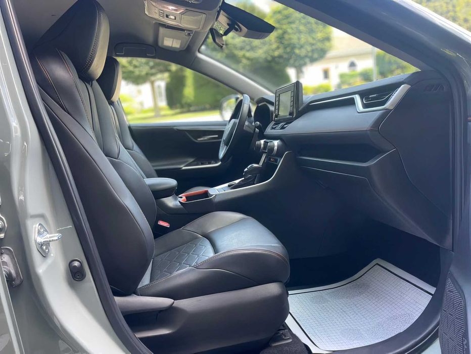 Toyota RAV4      2022