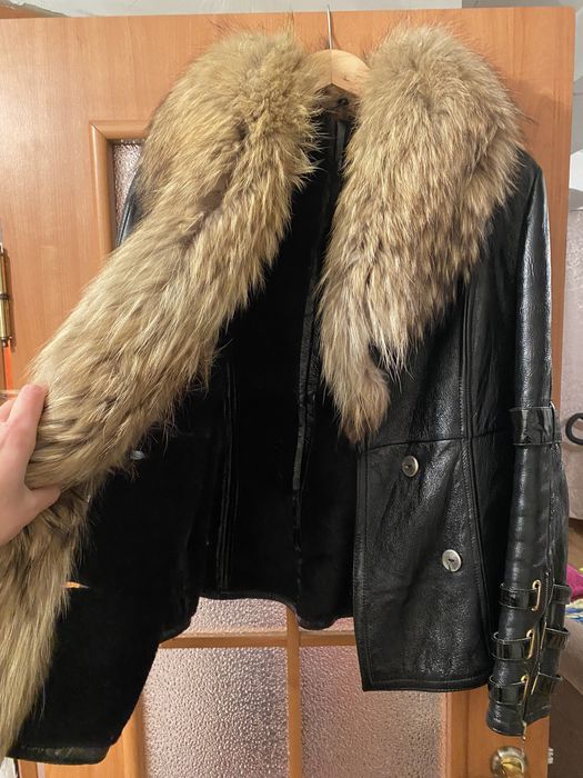 Дубленка кожа (овчина), натуральный мех енот
