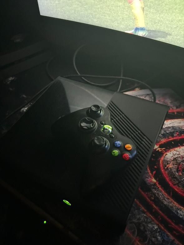 KONSOLA Xbox 360 E