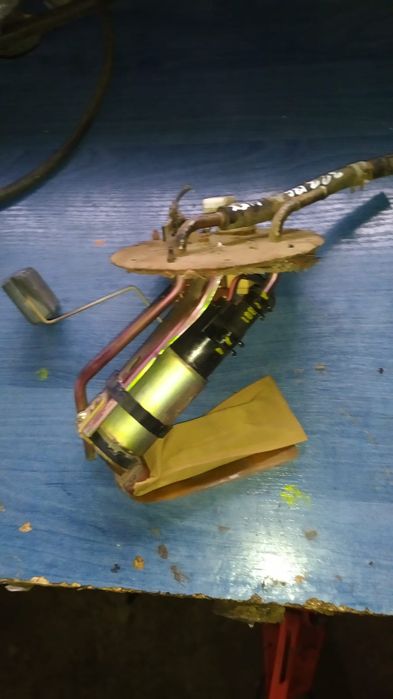 Паливний насос Мазда 323 ВА