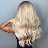 Długie gęste włosy peruka blond słoneczny odcień pasemka refleksy