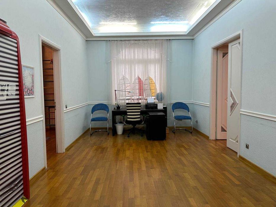 Центр! Оренда 4-К Квартири Костельна 4 Майдан