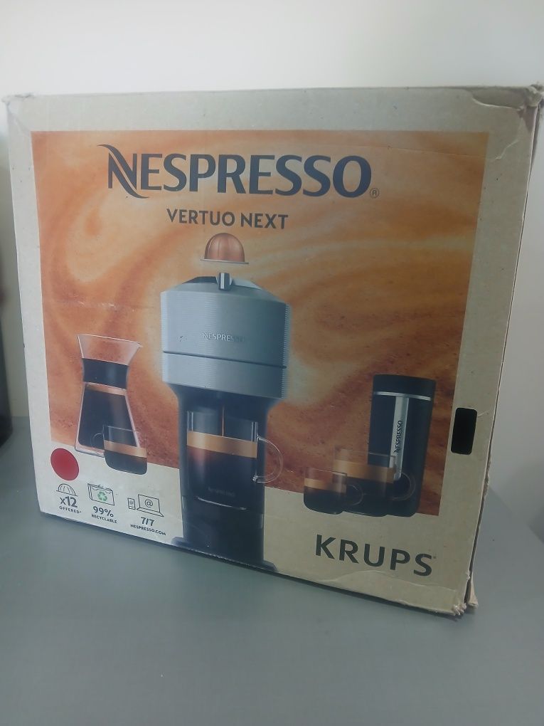 Maquina de café NESPRESSO Vertuo Next