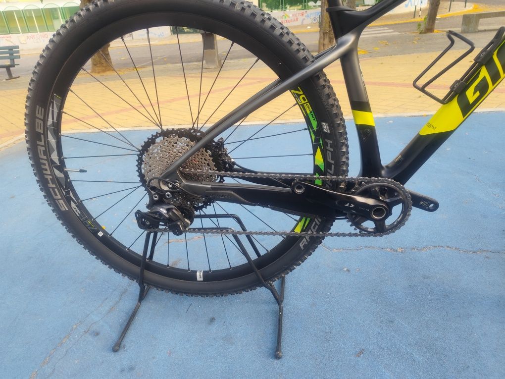 Giant XTC Advanced  carbono 29"