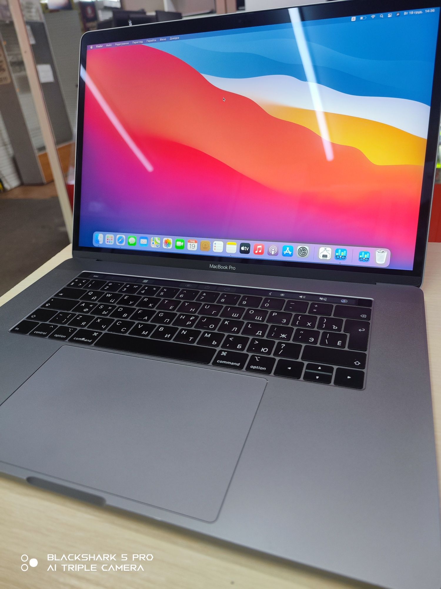 Macbook pro 15 2019 i7/16/500gb