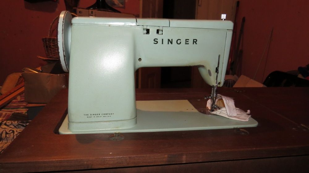 Máquina de costura Singer Antiga em muito bom estado