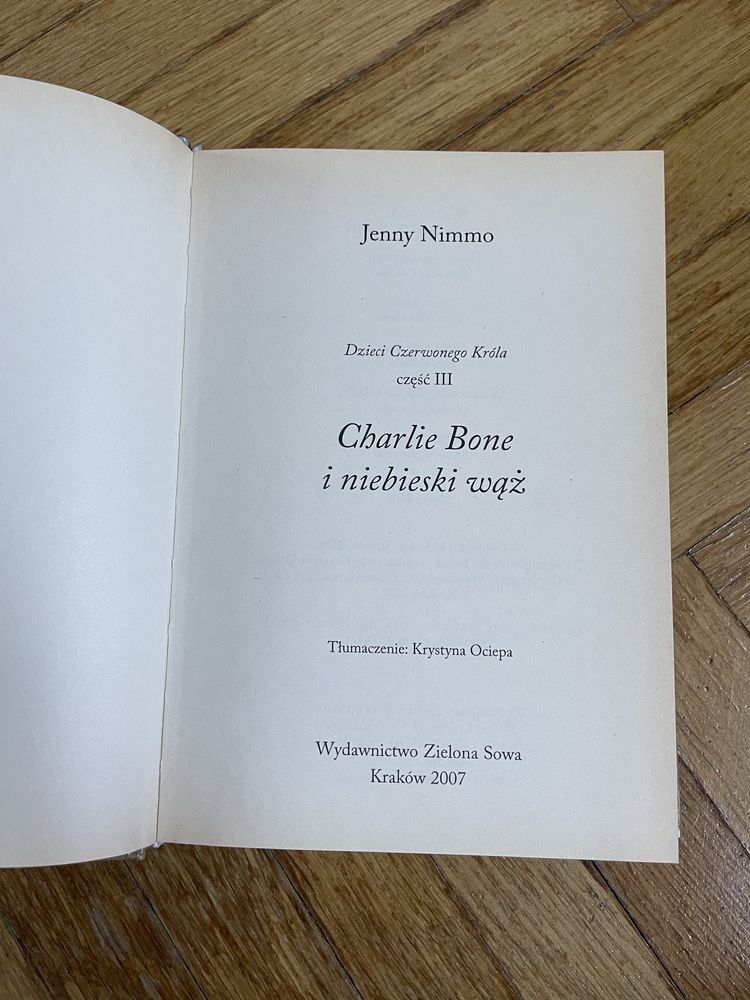 Charlie Bone i niebieski waż Jenny Nimmo