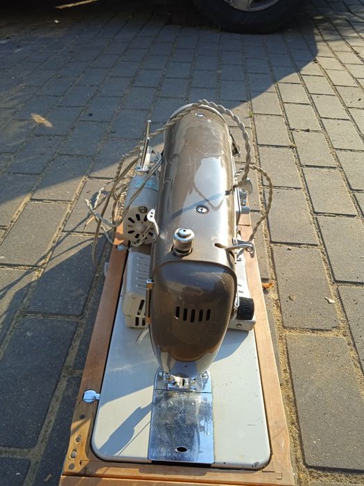 Maszyna do szycia holederska